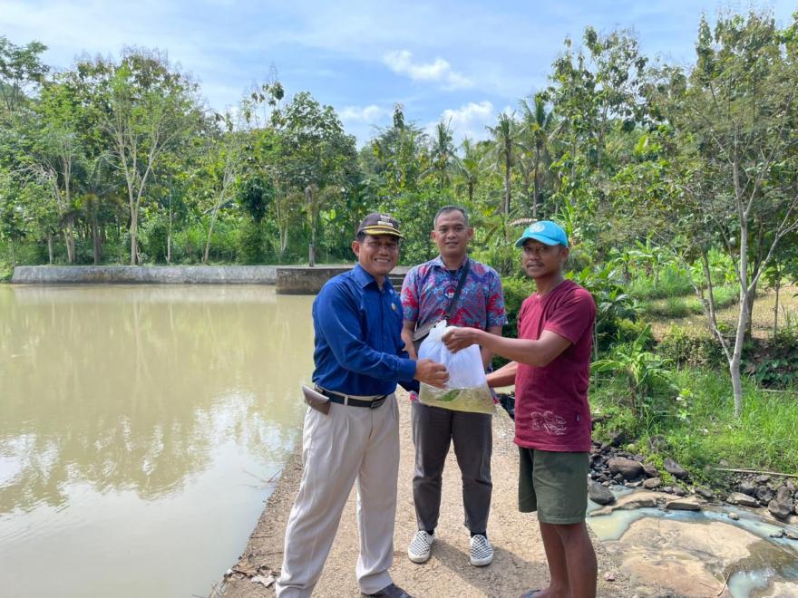 Restocking Ikan Lokal di Embung Bogor Girinyono, Upaya Pelestarian Sumber Daya Perairan Umum